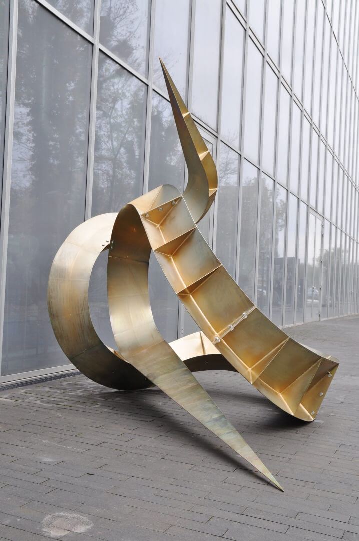 One and half of wheel, black steel, 280 × 225 × 240 cm — view 3