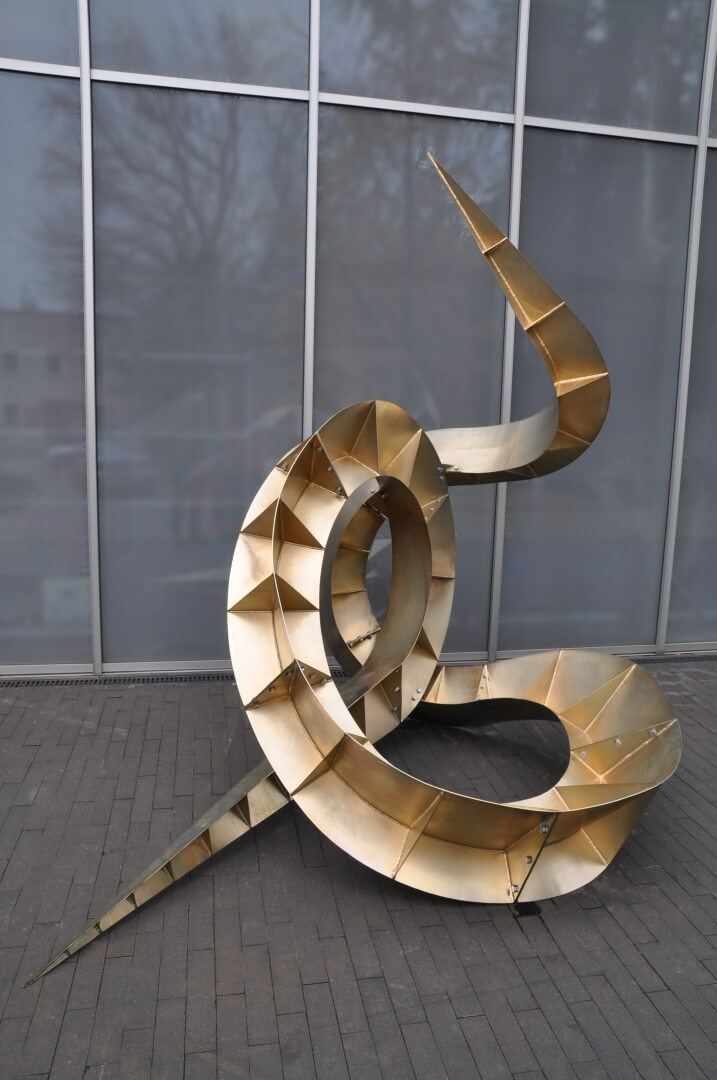 One and half of wheel, black steel, 280 × 225 × 240 cm — view 4