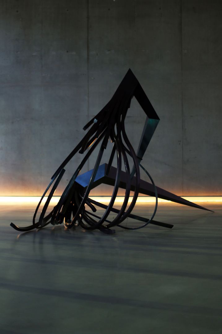 D002, black steel, 350 × 250 × 550 cm — view 6
