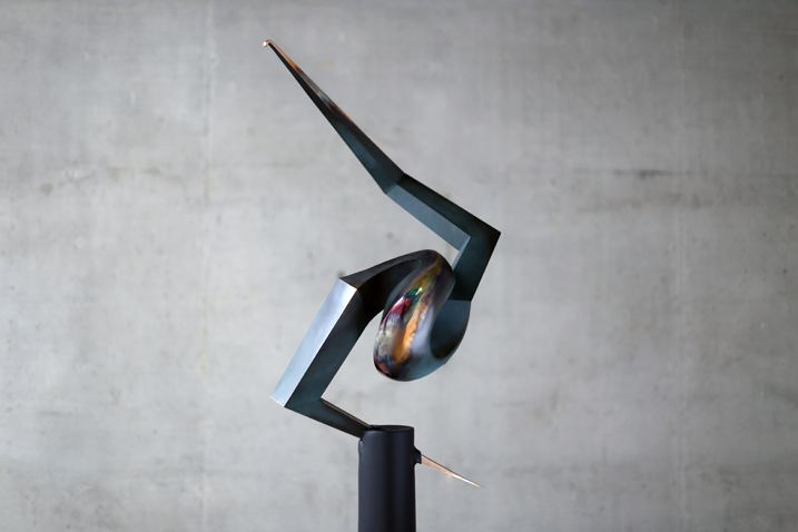D003, bronze, 210 × 70 × 70 cm — view 3