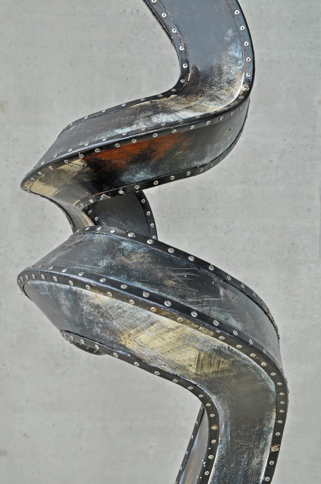 Pień, stal czarna, 260 × 120 × 80 cm — ujęcie 6