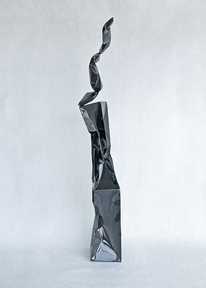 Obiekt numer 4, stal czarna, 195 × 55 × 50 cm — ujęcie 3