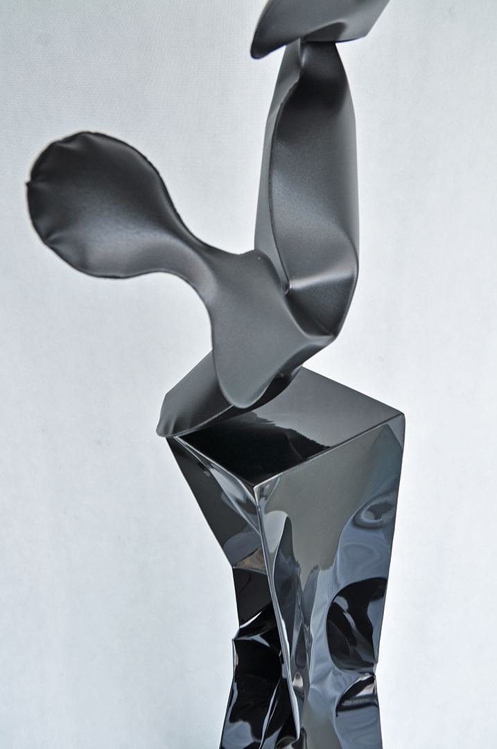 Obiekt numer 4, stal czarna, 195 × 55 × 50 cm — ujęcie 4