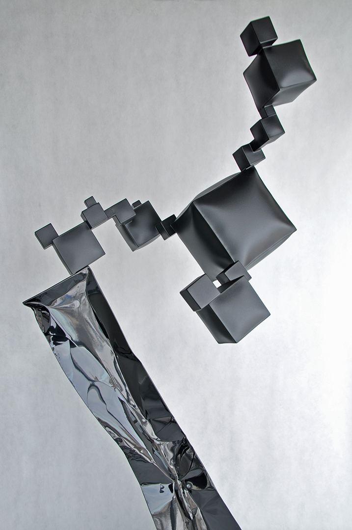 Obiekt numer 6, stal czarna, 195 × 70 × 105 cm — ujęcie 3